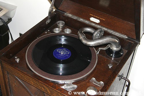 HMV Model 145 Bijou Grand gramophone.