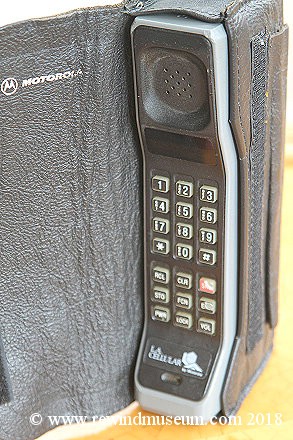 Vintage 8000 series Motorola brick phone