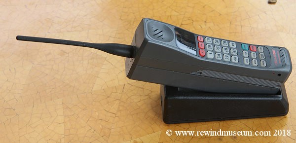 Vintage 8000 series Motorola brick phone