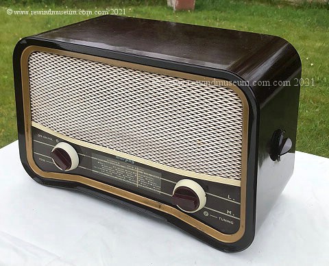 Murphy U698 valve radio.