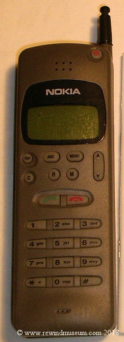 Nokia 2110 cell phone