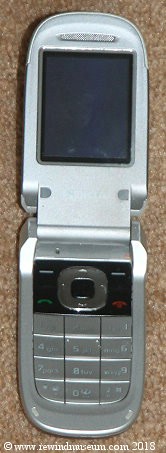 Nokia 2760 flip phone