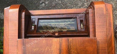 1936 Philips Model 790A Radio Console.