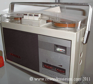 Rewind Museum. Philips EL 3586 portable reel to reel audio recorder. The  Honeytone, F1-Chord, Simon tape recorders. Wire recorder.