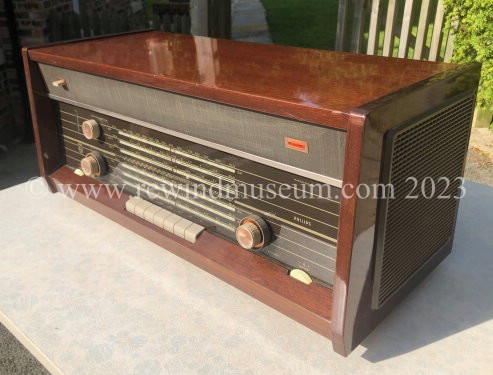 Philips B6X45A AM/SW Rapidosound Tropicalized Radio.