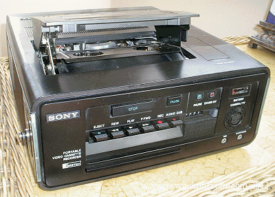 Sony SL-3000 first domestic portable Betamax.